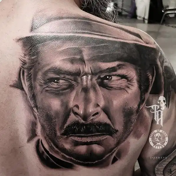 Tatuaje realista retrato realizado por tatuador realismo Barcelona Tony Black