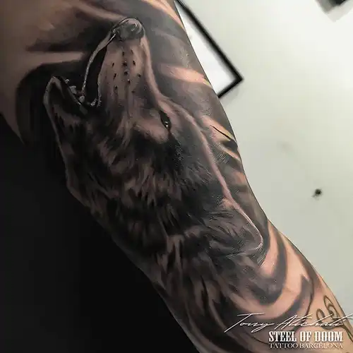 Tattoo lobos realismo