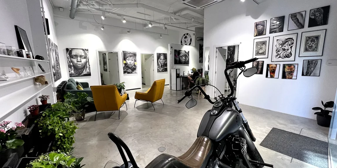 Recepcion de nuestro estudio de tatuajes y piercing en Barcelona
