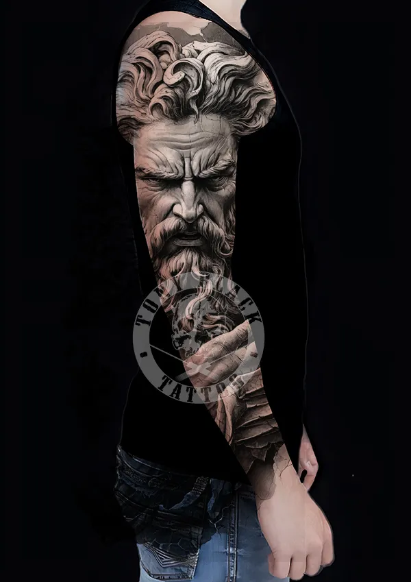 Tatuajes Zeus Realistas brazo